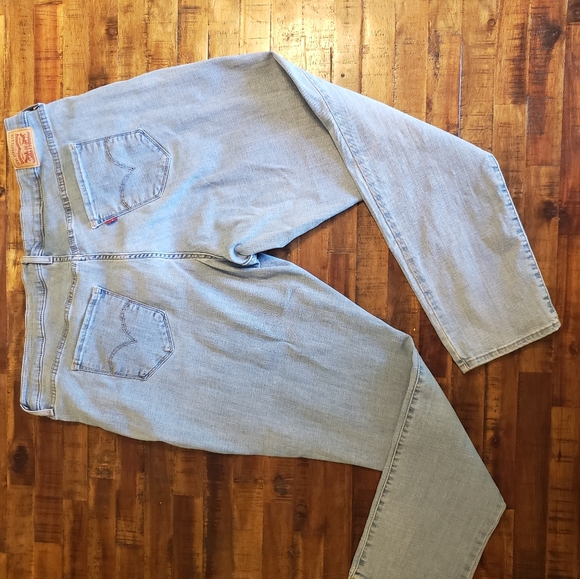 Levi Stauss Jeans - Picture 2 of 4